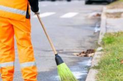Cerignola, operatore ecologico picchiato in strada durante il lavoro: il Comune si costituisce parte civile