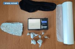 Racale, trovati in casa con l'eroina: denunciati padre e figlia per spaccio