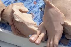 Paura a Porto Cesareo, in un frigo abbandonato trovate dei &laquo;resti&raquo; tra cui un piede: ma &egrave; solo una bambola di silicone