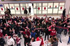 Bari in Serie C, i tifosi accolgono i galletti in aeroporto