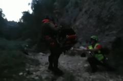 Taranto, 64enne cade in un dirupo: salvato da un elicottero dell’Aeronautica