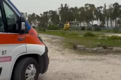 Margherita di Savoia, operaio travolto da cassoni per il vento: trasferito in elisoccorso a Foggia VIDEO