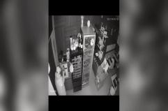 Bari, ladro fa irruzione nella braceria e porta via la cassa e un IPad. La denuncia social: &laquo;Non molliamo&raquo;