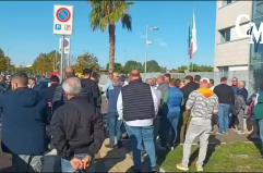 «Il grano non vale più»: agricoltori in piazza a Foggia contro il crollo dei prezzi
