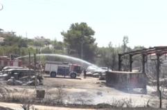 Incendi in Grecia, vigili del fuoco impegnati in un sobborgo di Atene