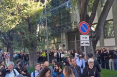 Armani, in centinaia in fila dalle 7 per l'ultimo saluto