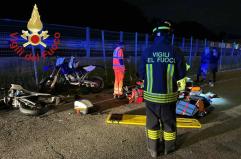 Incidente nel Comasco nella notte, morti due ragazzi in moto