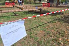 Morto bimbo rimasto schiacciato da trave in un parco