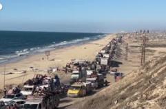 Gaza sotto i raid israeliani, migliaia di palestinesi in fuga verso sud