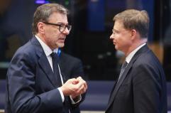 Dombrovskis, 'bene le ambizioni dell'Italia sul deficit'