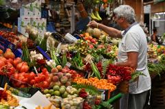 Bce, prezzi alimentari più alti del 30% rispetto al pre-Covid