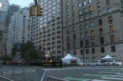 Netanyahu a New York,  manifestanti davanti all'hotel