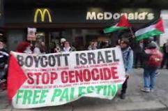 Milano, protesta davanti al McDonald's di corso Buenos Aires contro Israele