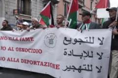 Milano, in centinaia in piazza per Gaza: "Il 7 ottobre e' cominciato il genocidio"