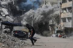 Media, 'almeno 24 uccisi dall'alba a Gaza'