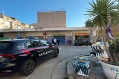 Caivano, la bonifica dei Carabinieri dove e' avvenuta la stesa