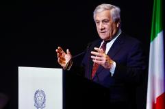 Tajani, 'vicino agli agenti feriti da estremisti violenti'