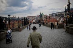 La polizia interviene allo scalo di Praga per sospetto di droni