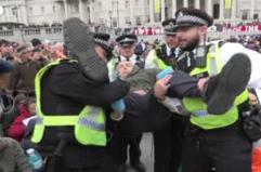 Londra, oltre mille manifestanti filopalestinesi riuniti dopo l'attacco alla sinagoga