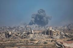 Fonti Gaza, Idf continua a lanciare raid in diverse aree