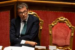 Giorgetti, banche fanno mega profitti, contribuiscano