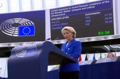 Von der Leyen: "Contro l'Ue una guerra ibrida della Russia. L'Europa deve reagire"