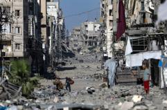 Media, gli abitanti di Gaza festeggiano per le strade