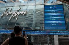 Borsa: Hong Kong poco mossa, apre a -0,06%