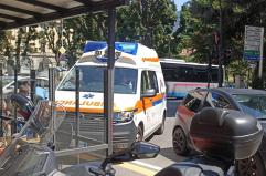 Due donne uscite dalla Messa travolte da auto, una grave