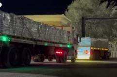 Camion di aiuti verso Gaza al valico di Rafah