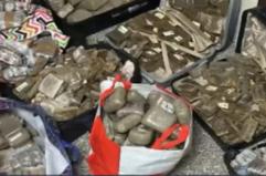 Avevano 220 chili di hashish, due uomini arrestati nel Milanese