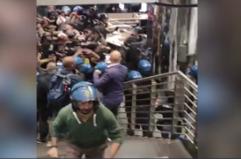 Firenze, scontri all'aeroporto fra polizia e manifestanti in corteo per la Gkn