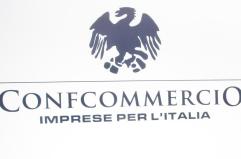 Dal 2011 l'Italia ha perso 193mila imprese giovani del commercio