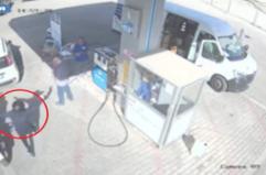 Cinque distributori di benzina rapinati in 2 ore nel Napoletano, due arresti