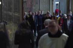 Il Papa e Re Carlo pregano insieme per la prima volta nella loro storia