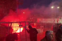 Manifestazione pro-pal a Roma, manganellate e idranti in azione Manifestazione pro-pal a Roma, manganellate e idranti in azione