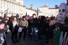 Manifestazione pro Pal a Torino, scontri con le forze dell'ordine Manifestazione pro Pal a Torino, scontri con le forze dell'ordine