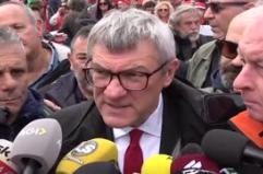 Manovra, Landini: "Se le cose non cambiano, la mobilitazione non finisce qui" Manovra, Landini: "Se le cose non cambiano, la mobilitazione non finisce qui"