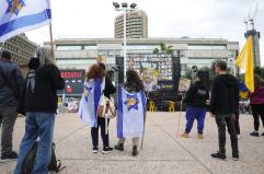 Il corpo dell'ostaggio verso Tel Aviv per l'identificazione Il corpo dell'ostaggio verso Tel Aviv per l'identificazione