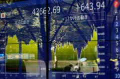 Borsa: l'Asia corre con l'Ai in attesa della Fed Borsa: l'Asia corre con l'Ai in attesa della Fed