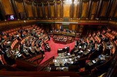 La maggioranza lima la manovra, aperture sui dividendi