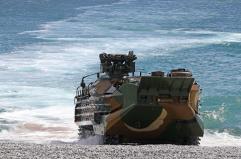 I Marines si esercitano in manovre di sbarco a Porto Rico