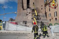 Crolla parte Torre dei Conti al centro di Roma
