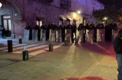 Sindaco assassinato in Messico, tensioni manifestanti-polizia a Morelia