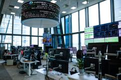 Borsa: l'Europa debole tra economia Usa e trimestrali