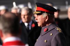 Re Carlo compie 77 anni, un ritratto bucolico in suo onore