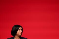 Governo Gb annuncia stretta radicale sui richiedenti asilo