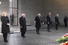Mattarella alla Neue Wache di Berlino con Steinmeier e Merz