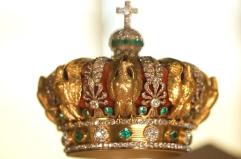 Louvre, arrestato il quarto ladro ma gioielli ancora introvabili