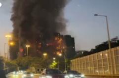 Hong Kong, torri avvolte dalle fiamme: decine di morti